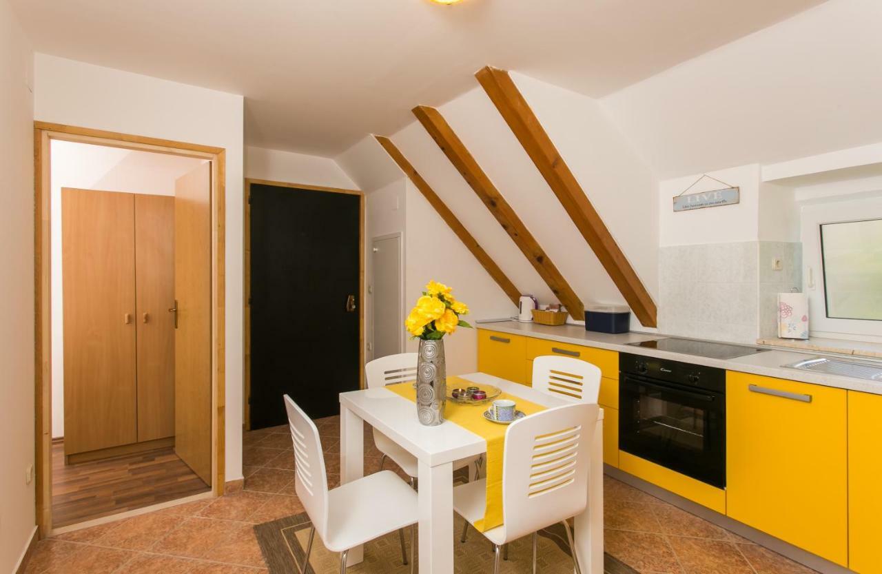 קאבטאט Iva Apartments מראה חיצוני תמונה